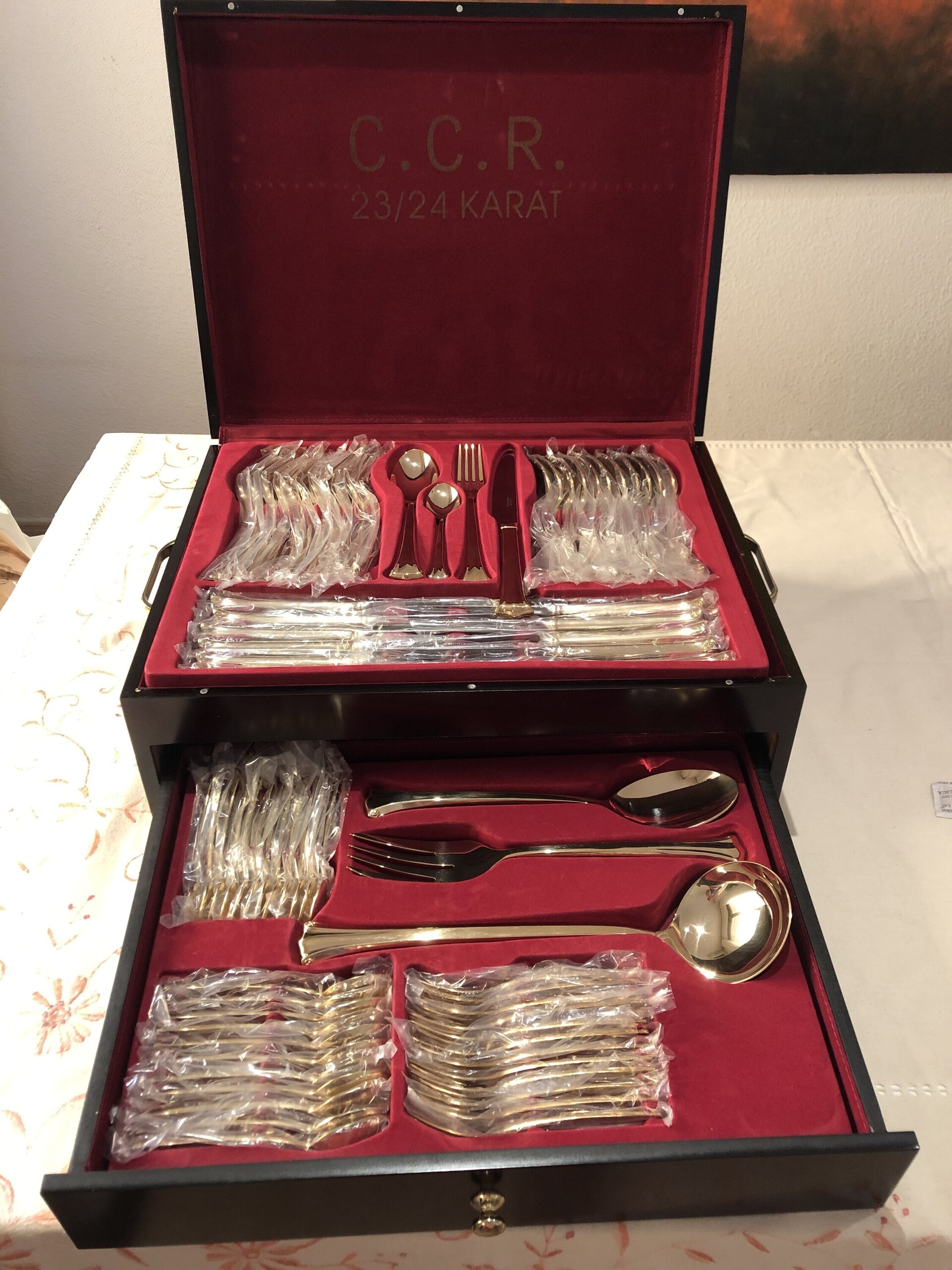 Cubertería de lujo dorada 75 piezas - 6